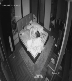 家庭摄像头史诗级破解偷拍！无敌爆乳超美少妇和老公4个月日常做爱全都录下来 截图9