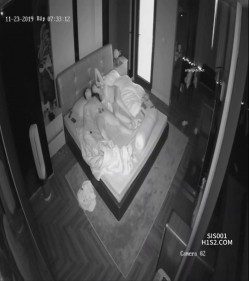 家庭摄像头史诗级破解偷拍！无敌爆乳超美少妇和老公4个月日常做爱全都录下来 截图10