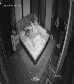 家庭摄像头史诗级破解偷拍！无敌爆乳超美少妇和老公4个月日常做爱全都录下来 截图12