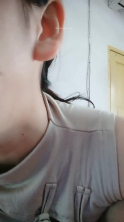 生活所迫无奈下海~极品少妇【小阿姨来了】挤奶 抠逼 操逼！ 截图8