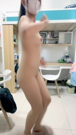 真实露脸大学生！土豪重金定制，19岁艺校高颜值美女线上接活儿，居家宿舍各种裸舞勾引，身材好又骚又是无毛 截图12