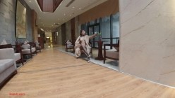 顶级反差露脸御姐，露出鼻祖，网红【火儿姐】景区裸行高清原版视图，大奶美腿女人味十足 截图1