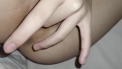 表妹说手机运行慢让我帮清理一下,发现好多私密视频不知道是发给哪个男生了 截图5