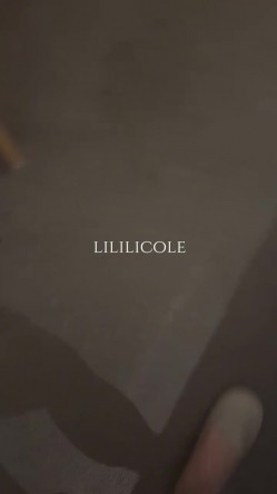 专泡良家大神『LILILICOLE』翘臀骚货一边穿着高跟黑丝一边女上摇摆，只需躺着据能享受全自动炮架服务 截图10