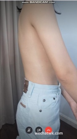 线上招聘内衣模特,套路应聘想当模特的美女,全方位无死角展示身材 截图5