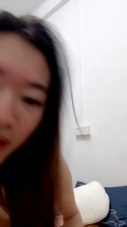 大长腿女孩热舞掰穴撩骚动作眼神到位 道具自慰深插 刺激狼友荷尔蒙 截图11