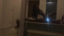 拥有六块腹肌帅炸了~让骚逼女友主动排卵上位骑乘啪啪~操得她浑身骚动，叫嗷嗷，舒服死她啦！ 截图5
