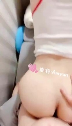 《震撼情侣私拍秘泄密》露脸才是王道！广州90后情侣Amyun推特私拍每天都要造爱高颜蜂腰蜜桃臀小反差性瘾记录淫荡生活 截图4