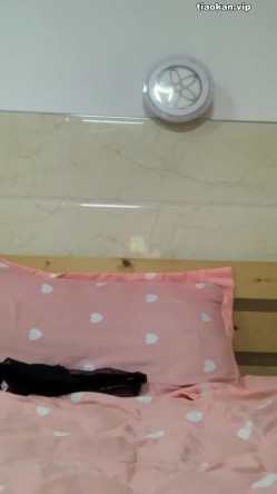 只喵-jk白网袜，长得挺别致，可爱美少女，性玩具好多哦~开发抽插两洞，爽得不行不行~~ 截图7