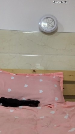 只喵-jk白网袜，长得挺别致，可爱美少女，性玩具好多哦~开发抽插两洞，爽得不行不行~~ 截图8