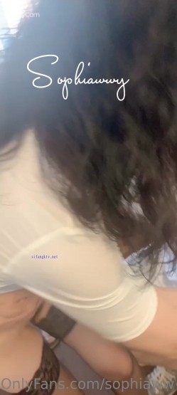 加拿大华人圈淫乱夫妻『Sophia』最新淫趴群P乱交 换妻性爱趴 乱交+内射 场面淫乱淫靡 截图6