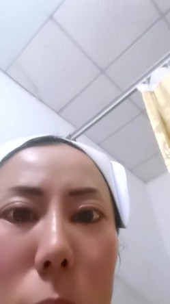推油【盘医生】正宗少妇在店里偷拍客户全身精油推拿 跳弹 真实刺激，偷拍良家 截图7