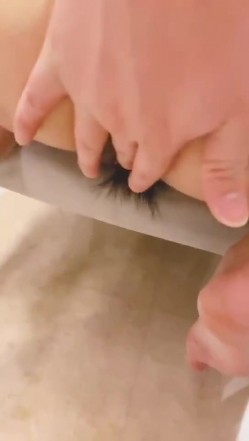前几天刚约的骚货人妻喜欢被骂越骂越骚浪贱的那种喜欢粗口羞辱的可以留言了到时候让骚货把评论都看完 截图5