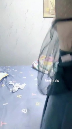 颜值大学生，神似关晓彤，【晶晶小魔女】，甜美清纯反差，大尺度闺房中自慰私处 截图14