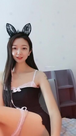 这是个神仙级别的美女，抖音小网红，十几万粉丝【甜心小西柚】清纯邻家乖乖风舞蹈专业养成的好身材，菊花小穴粉嘟嘟惹人爱 截图2