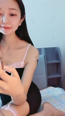 这是个神仙级别的美女，抖音小网红，十几万粉丝【甜心小西柚】清纯邻家乖乖风舞蹈专业养成的好身材，菊花小穴粉嘟嘟惹人爱 截图6