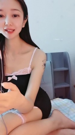 这是个神仙级别的美女，抖音小网红，十几万粉丝【甜心小西柚】清纯邻家乖乖风舞蹈专业养成的好身材，菊花小穴粉嘟嘟惹人爱 截图14