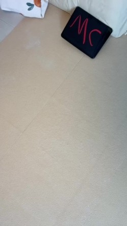 绝对的女神【闪闪】真的太纯了~看一眼就想射~极品啊，展示自己的小视频，白臀美腿玉足，小仙女真是漂亮死了 截图9