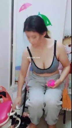 骚货奶妈~【哺乳期】收费自慰跳蛋双插~道具~呻吟声好刺耳~看着很良家贤惠，骚起来也是不得了！ 截图10