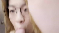天上飞机最快，地上眼镜最骚，极品颜值小情侣私拍泄密流出，清纯眼镜娘小姐姐被男友口爆深喉 爆操 截图8