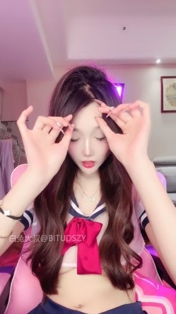 ️神级女神【董小姐】高端女神！模特身材~裸舞~道具自慰~白浆直流！ 截图3