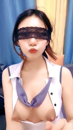 哺乳期的妮妮老师一个人的精彩直播，白丝情趣诱惑，双奶喷射奶水给狼友看，淫声荡语揉奶玩逼自慰呻吟好刺激 截图7