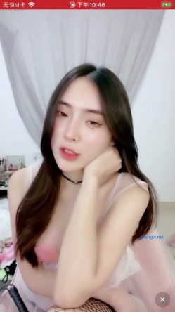 高颜值校花女神【温尔】极品学妹粉色的美乳特写，教大家如何防主播套路骗，给大家表演发骚如何勾引男人！ 截图13