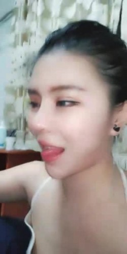 木子小少妇露脸约啪蒙面大哥，口交大鸡巴表情真骚，淫话不断诱惑床上激情啪啪，被各种姿势猛草呻吟不止 截图3