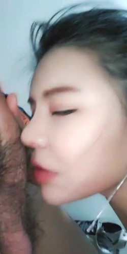木子小少妇露脸约啪蒙面大哥，口交大鸡巴表情真骚，淫话不断诱惑床上激情啪啪，被各种姿势猛草呻吟不止 截图6