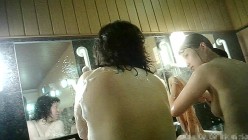 偷拍女浴室换衣极品小少妇，这漂亮奶子和身材正是新婚少妇最妖娆的阶段 截图11