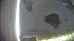 酒店偷拍 学生情侣妹子满心期待男友激烈的碰撞废才男友只知道玩游戏性能力让她大失所望 截图2