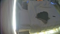 酒店偷拍 学生情侣妹子满心期待男友激烈的碰撞废才男友只知道玩游戏性能力让她大失所望 截图4