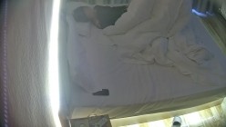 酒店偷拍 学生情侣妹子满心期待男友激烈的碰撞废才男友只知道玩游戏性能力让她大失所望 截图13