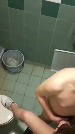 【极品稀缺 ️大开眼界】精彩公共场所啪啪被偷拍 ️最强刺激性爱甄选 ️餐厅厕所啪操宿醉女同学 高栏杆激情 高手在民间 截图2
