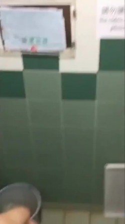 【极品稀缺 ️大开眼界】精彩公共场所啪啪被偷拍 ️最强刺激性爱甄选 ️餐厅厕所啪操宿醉女同学 高栏杆激情 高手在民间 截图10