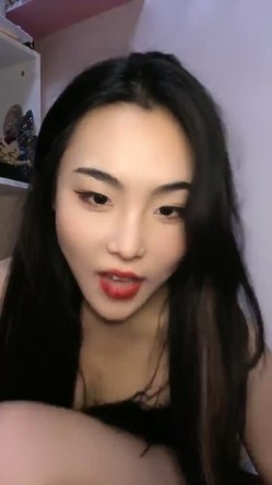 新人！风骚美女~巨臀逼毛多~【无私钙片】道具自慰~过瘾~女神的毛毛真是多，刺激 截图2