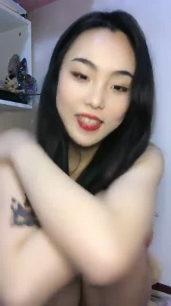 新人！风骚美女~巨臀逼毛多~【无私钙片】道具自慰~过瘾~女神的毛毛真是多，刺激 截图3