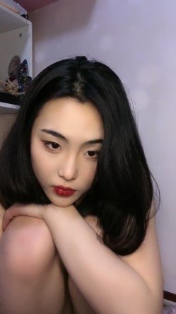 新人！风骚美女~巨臀逼毛多~【无私钙片】道具自慰~过瘾~女神的毛毛真是多，刺激 截图4
