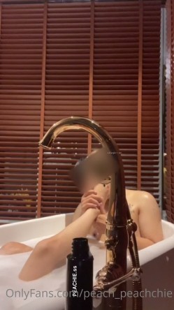 性感绿帽淫妻【桃子小妞】私拍第四季三人情侣邀请实力单男3P调教非常反差 截图2