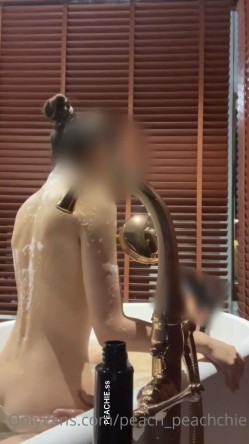 性感绿帽淫妻【桃子小妞】私拍第四季三人情侣邀请实力单男3P调教非常反差 截图15