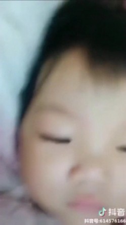 抖音上的那些疯狂羞羞的事 坑妈发骚 野战爆奶 纹身 路边撒尿等合集 抖音系统未及时删除的不雅小视频流出小集合 截图5