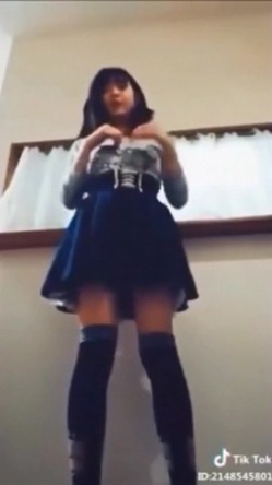 抖音上的那些疯狂羞羞的事 坑妈发骚 野战爆奶 纹身 路边撒尿等合集 抖音系统未及时删除的不雅小视频流出小集合 截图6