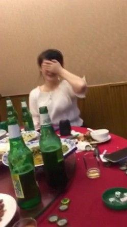 抖音上的那些疯狂羞羞的事 坑妈发骚 野战爆奶 纹身 路边撒尿等合集 抖音系统未及时删除的不雅小视频流出小集合 截图14
