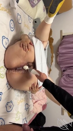 乱伦大神【我的巨乳亲表姐】钻石贴2部，吃完姐夫的鸡巴再吃我的，操的我姐语无伦次 截图9