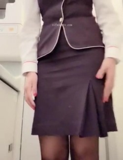 【真实空姐】各大航空美丽空姐不欲人知的真实反差 截图2