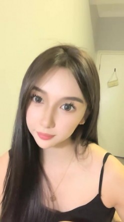 明星脸，几万粉丝的小网红【偷走一头猪】清秀女神~长腿骚舞~道具黑牛~逼会下蛋，走在街上回头率肯定高！ 截图12