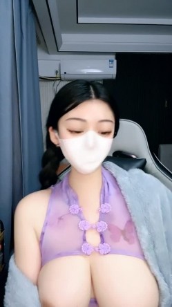 兄弟们 超级大奶子 巨大无比【最爱喝奶茶】甩奶舞 性感内衣超好身材 看着就是爽 截图9