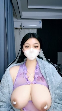兄弟们 超级大奶子 巨大无比【最爱喝奶茶】甩奶舞 性感内衣超好身材 看着就是爽 截图15