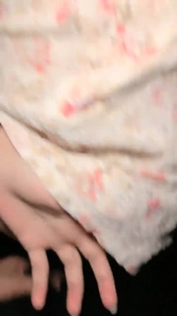 今年秋天的户外野战来了，【水水的小姨子】，姐夫带小姨公园啪啪，无套内射，时刻担心被别人发现，玩得就是这一份心跳和刺激 截图7