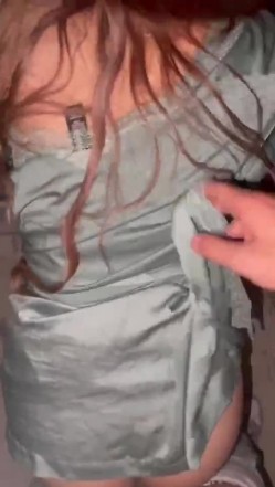 高颜值情侣泄密需要强壮凶狠的男友，粗口加高频抽插爽到胡言乱语，时而天台寻刺激！ 截图4